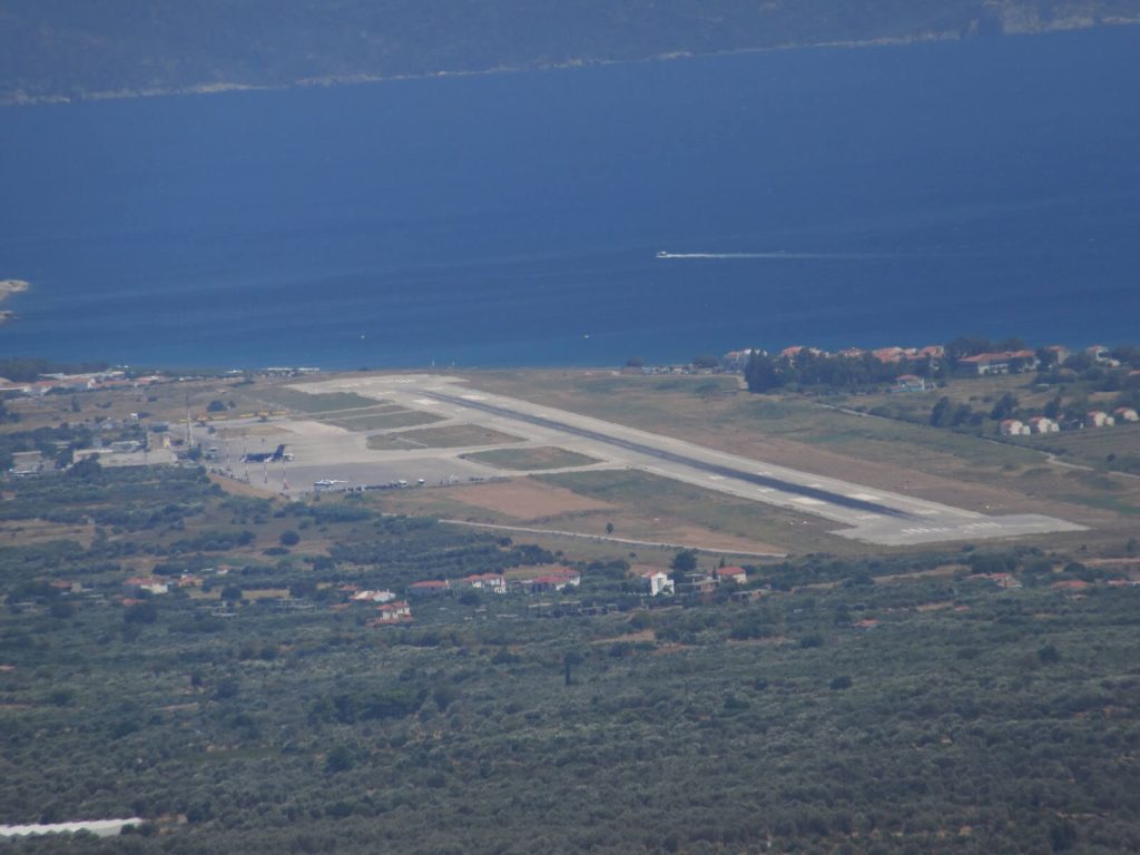 ποια ελληνικα νησια εχουν αεροδρομιο